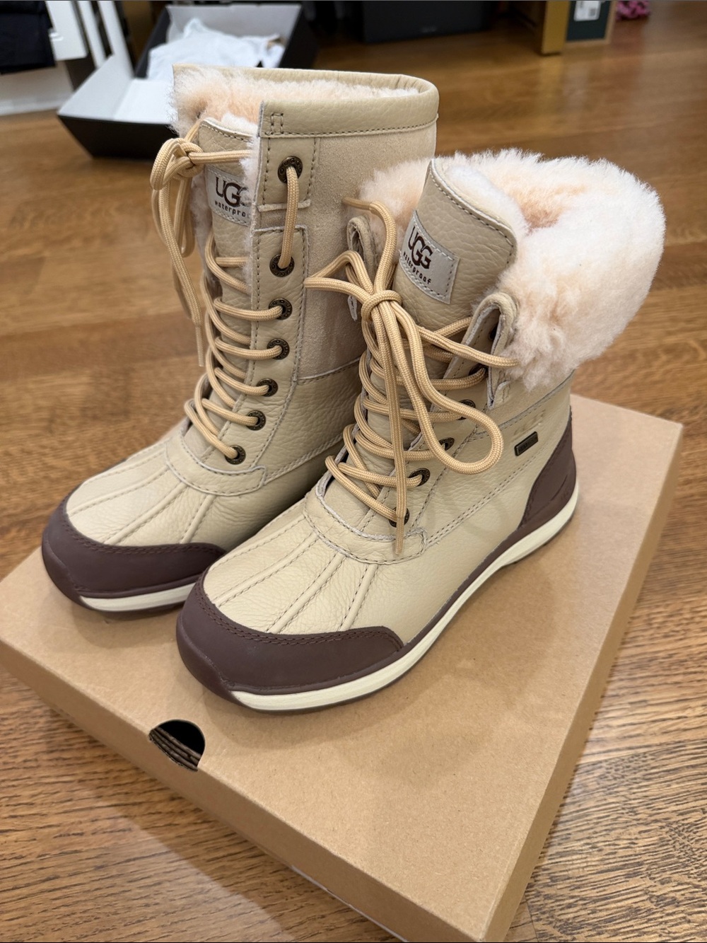 UGG Two-Tone Lace-Up Shearling Winter Boots in Beige and Chestnut